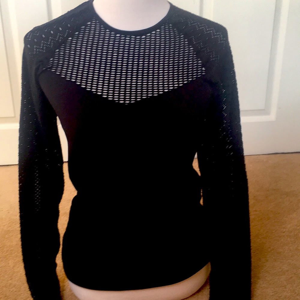 Pretty Fabletics Long Sleeve Stretchy Fitted Cut Out Top